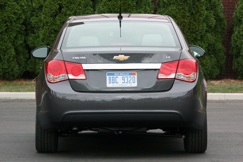 Chevrolet Cruze 2011 сзади