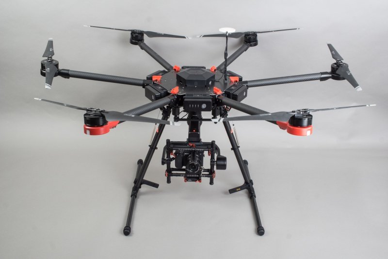 Гексакоптер DJI Matrice 600