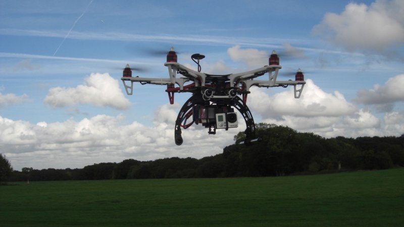 DJI 550 квадрокоптер