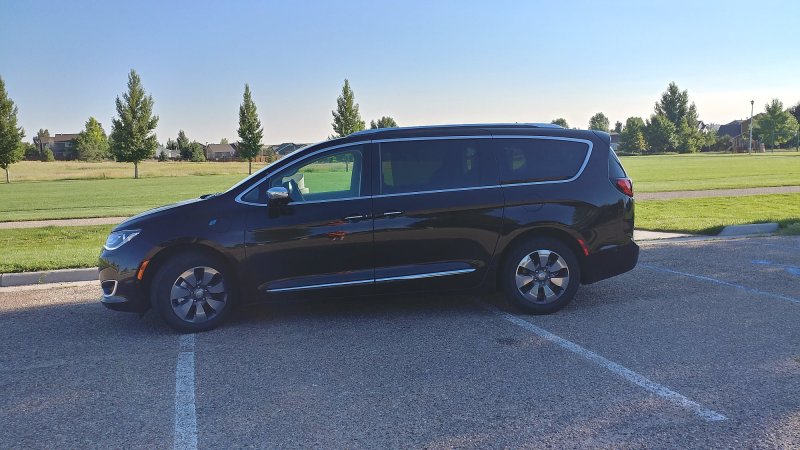 Chrysler Pacifica 2018 салон