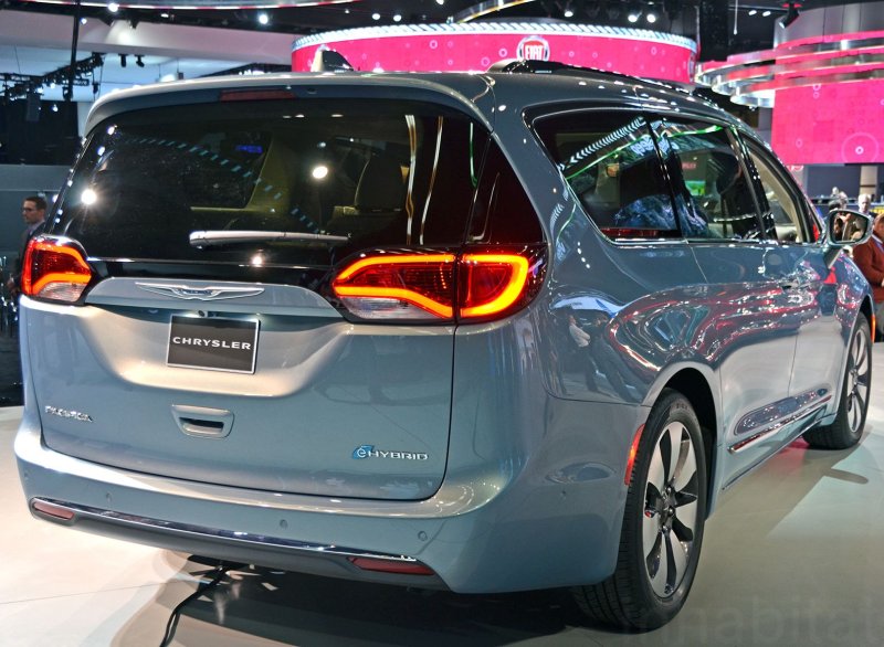 Chrysler Pacifica 2016 салон