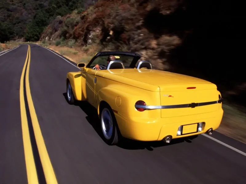 Chevrolet SSR желтый