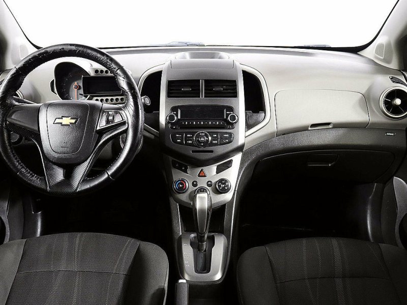 Chevrolet Aveo t300 салон