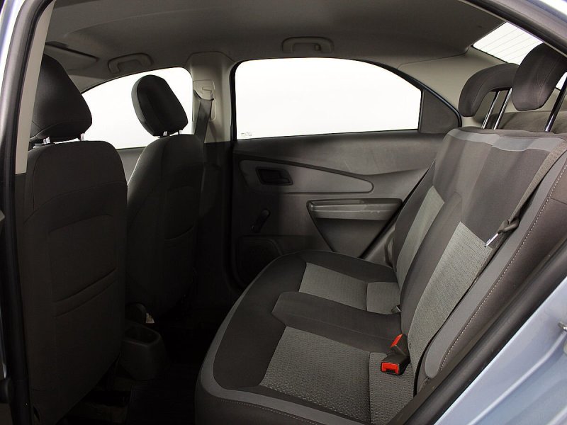 Chevrolet Cobalt салон сзади