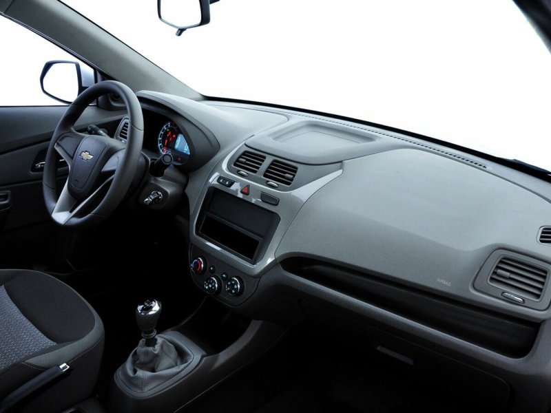 Chevrolet Cobalt LTZ салон