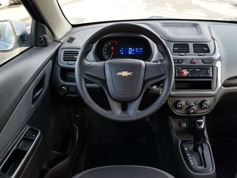 Chevrolet Cobalt 2021 салон