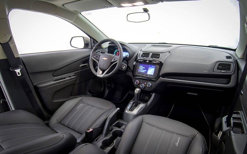 Chevrolet Cobalt салон