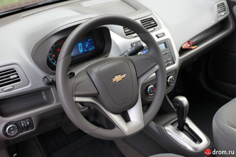 Chevrolet Cobalt 2022 салон
