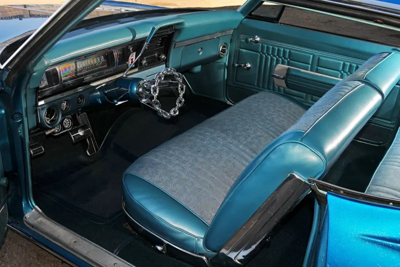 Chevrolet Impala 1973 салон