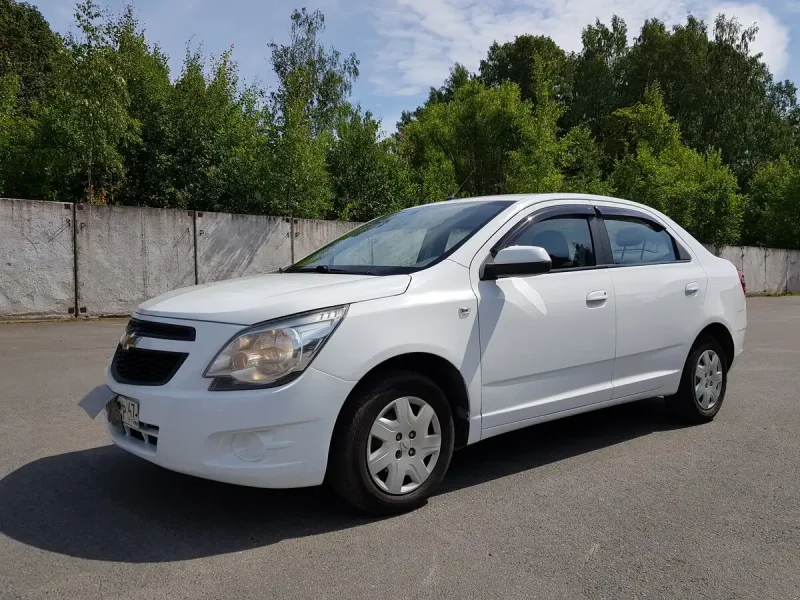 Chevrolet Cobalt II белый