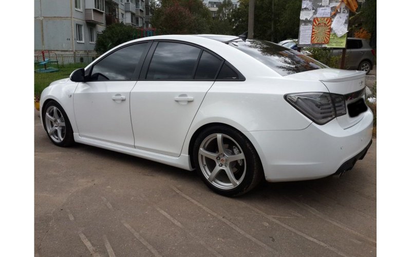 Внутренние пороги Chevrolet Cruze