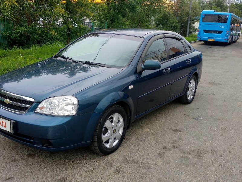 Шевроле Lacetti 2008 года хэтчбек