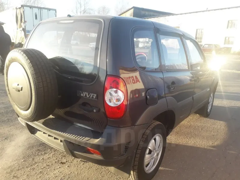 Chevrolet Niva 212300
