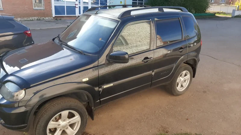 Chevrolet Niva 2009 Red