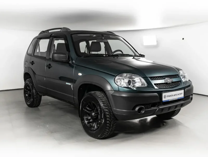 Легковой автомобиль Chevrolet Niva 212300-55