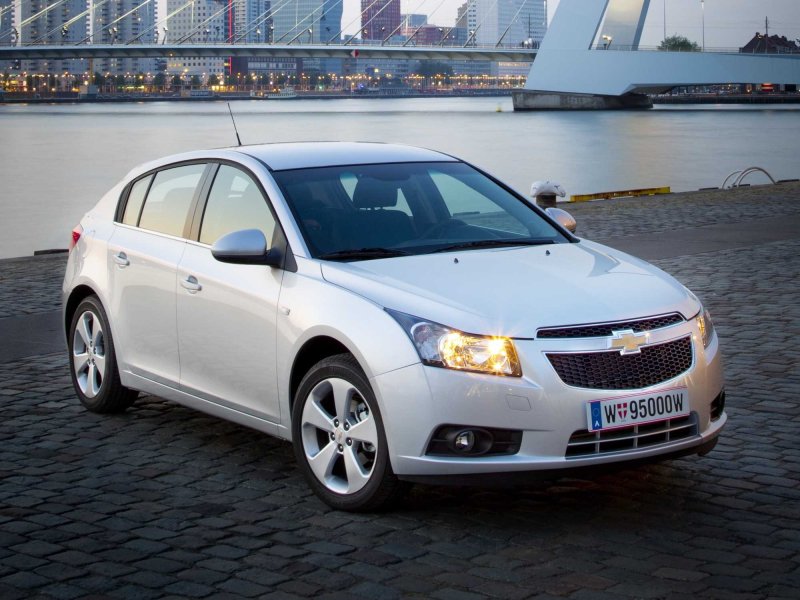 Chevrolet Cruze 2014 хэтчбек