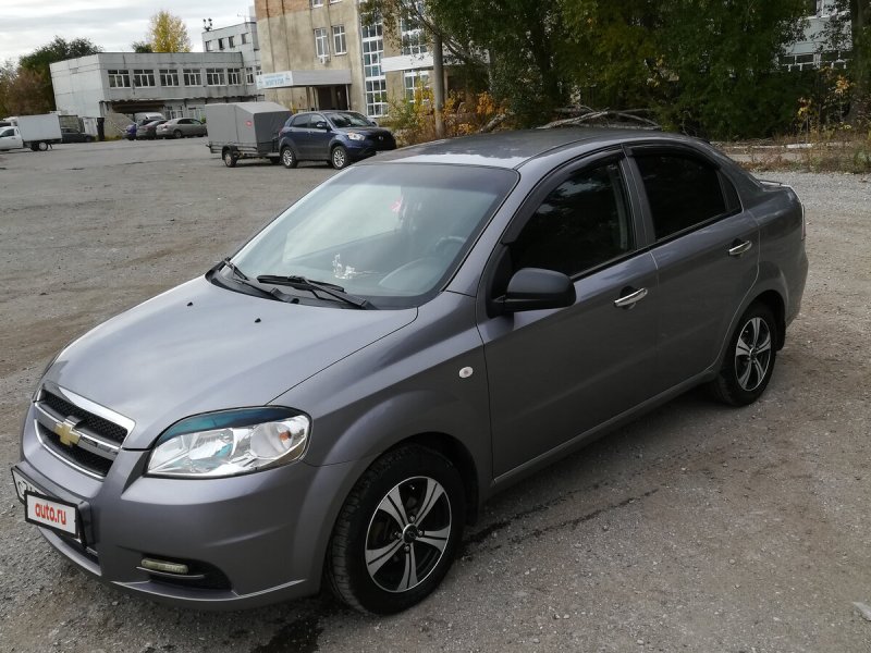 Chevrolet Aveo 2010 серый