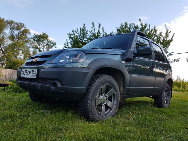 Chevrolet Niva Attack
