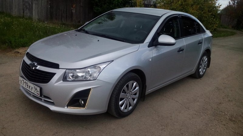 Chevrolet Cruze серебристый