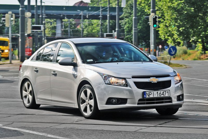 Chevrolet Cruze черный седан 2011