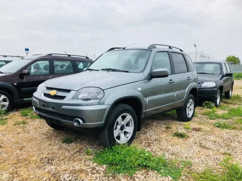 Chevrolet Niva 2019 белая