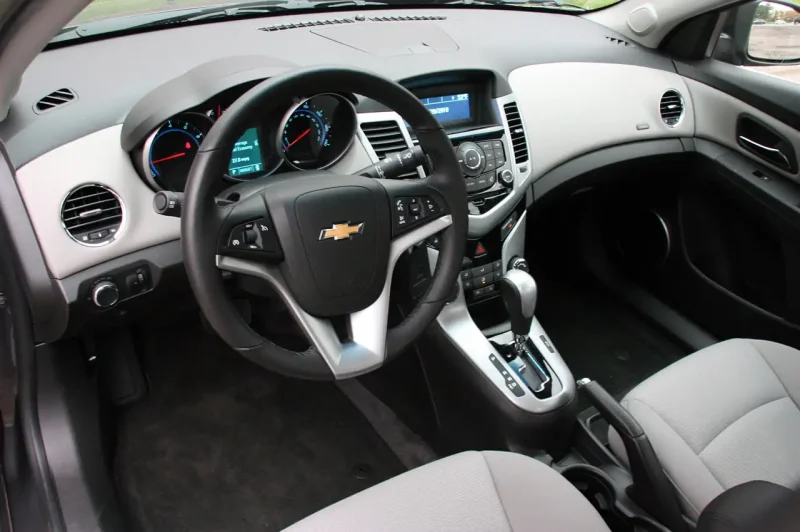 Chevrolet Cruze 2012 салон