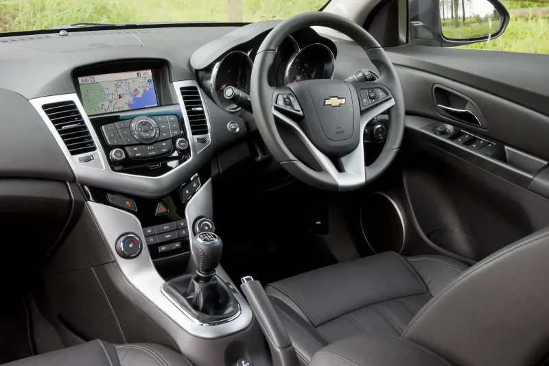 Chevrolet Cruze 2012 хэтчбек