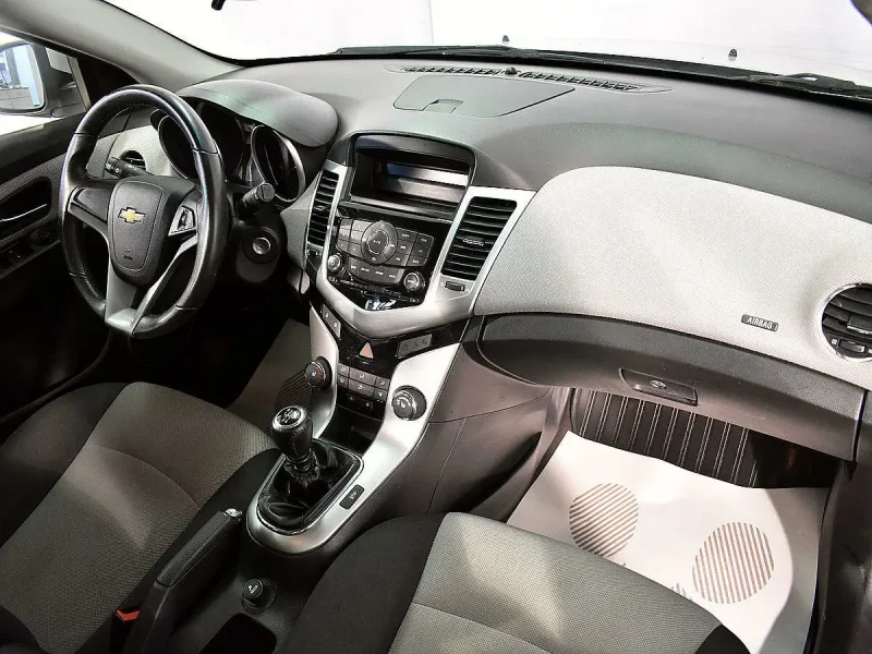 Chevrolet Cruze 2012 салон