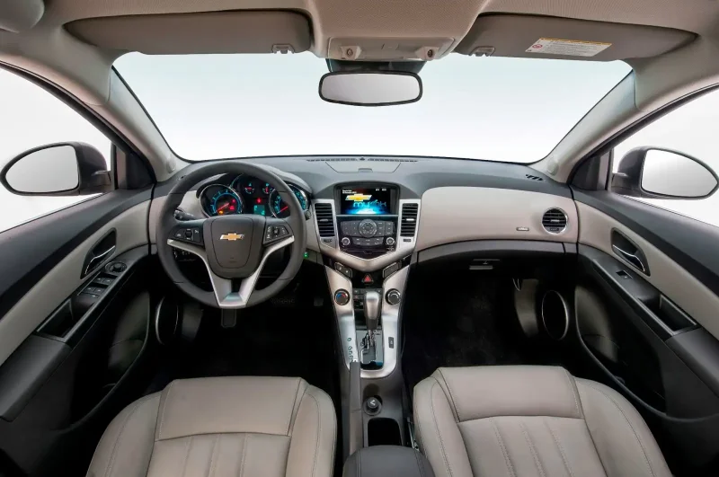 Chevrolet Cruze 2012 седан салон