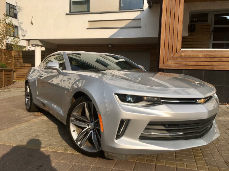 Chevrolet Camaro 2022 черная