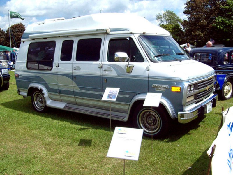 Chevrolet chevy van 2020