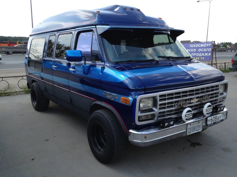 Chevrolet chevy van 5