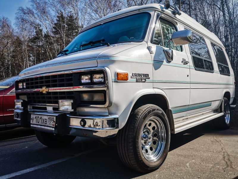 Фургоны Chevrolet chevy van
