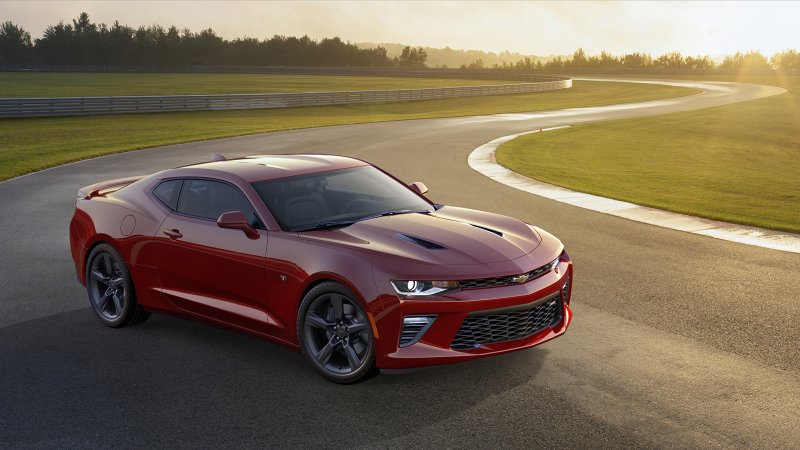 Chevrolet Camaro 2022 красный