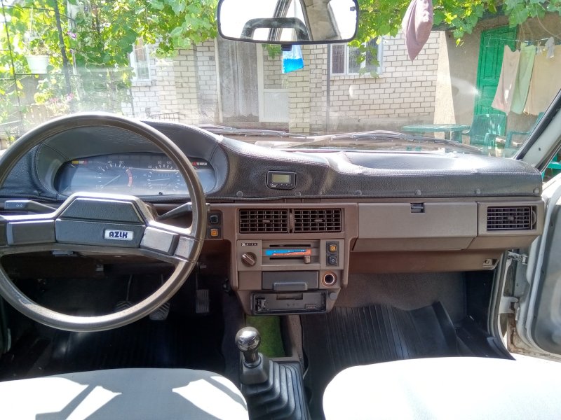 Москвич АЗЛК 2141 Святогор