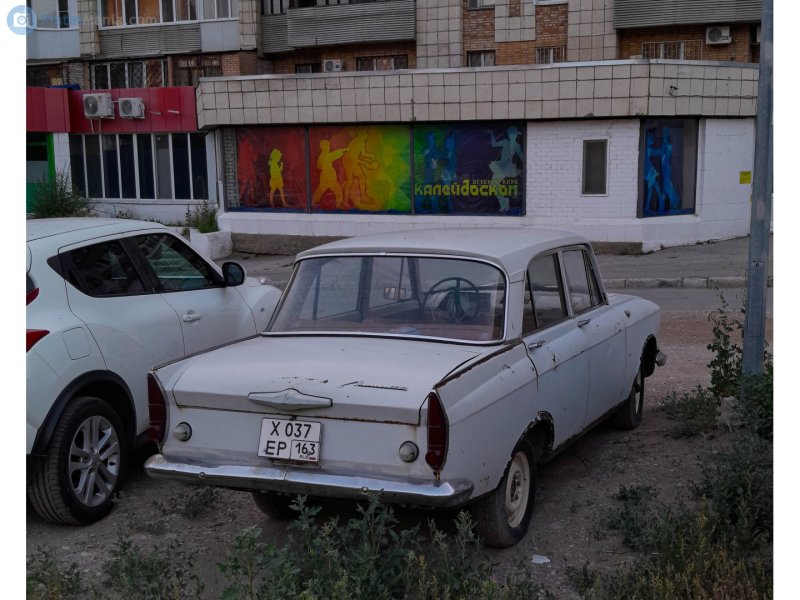 Москвич 412 сбоку