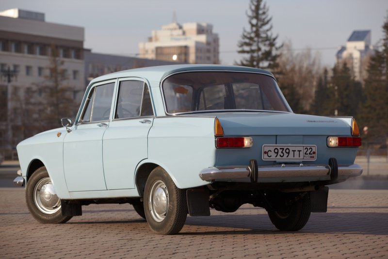 Москвич 408 красный