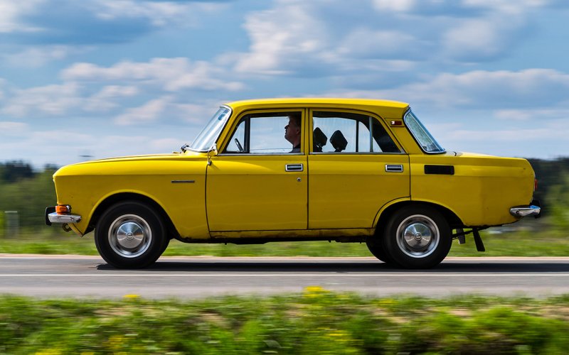 Автомобиль Москвич АЗЛК 2140