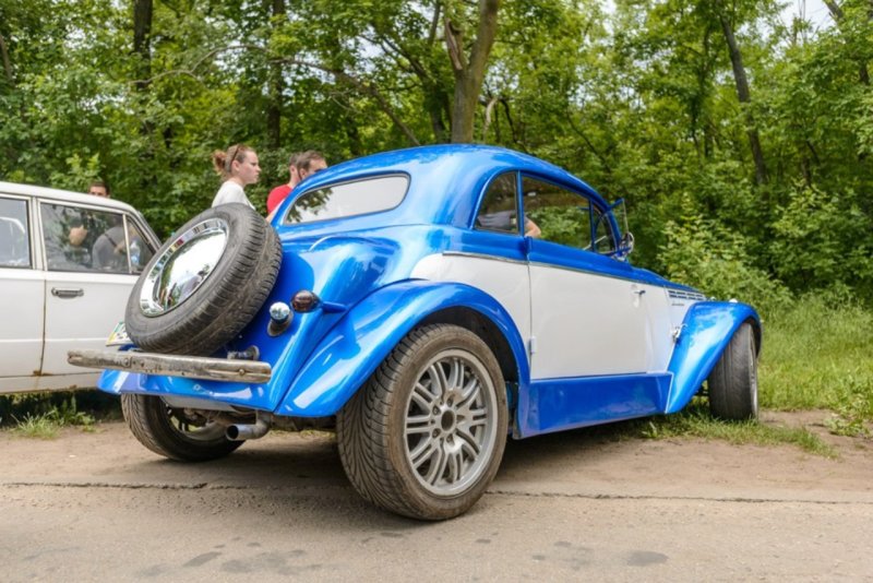 Москвич 400 Боливар