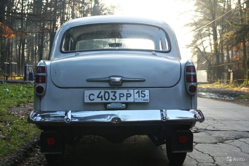 Москвич 403 сзади