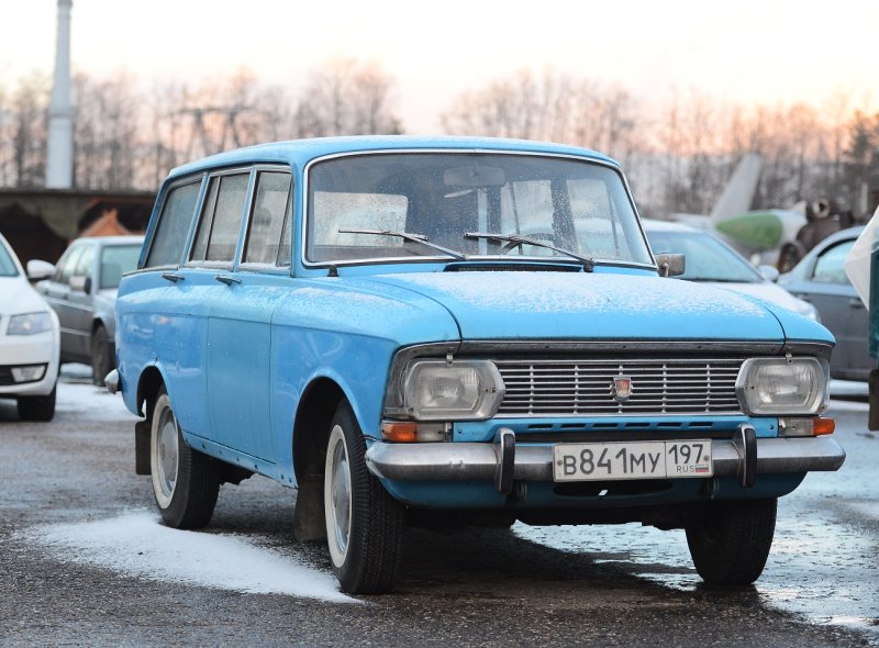 АЗЛК Москвич 427