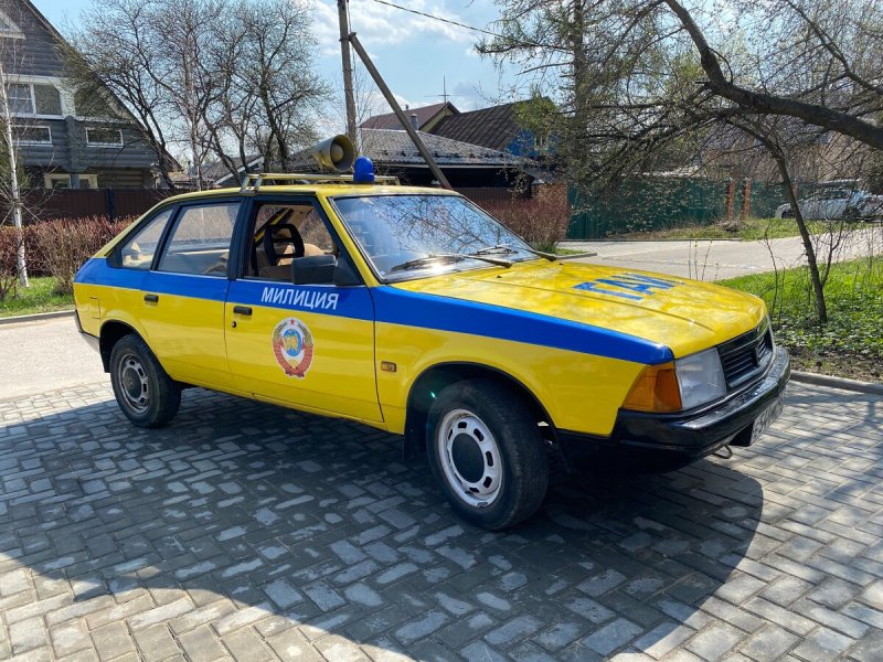 АЗЛК 2141 милиция
