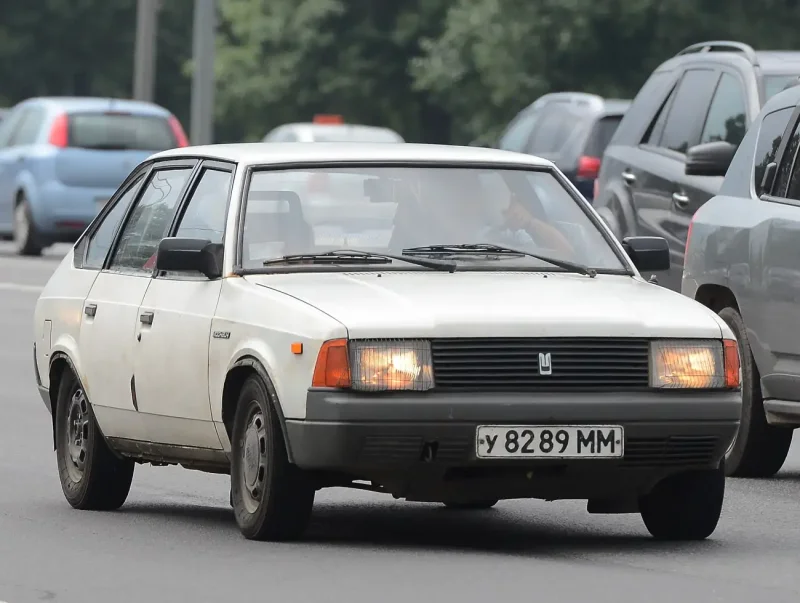 Москвич 2141 вишня