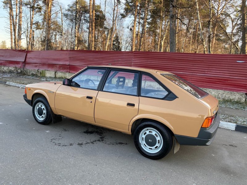 Москвич 2141 Aleko бежевый