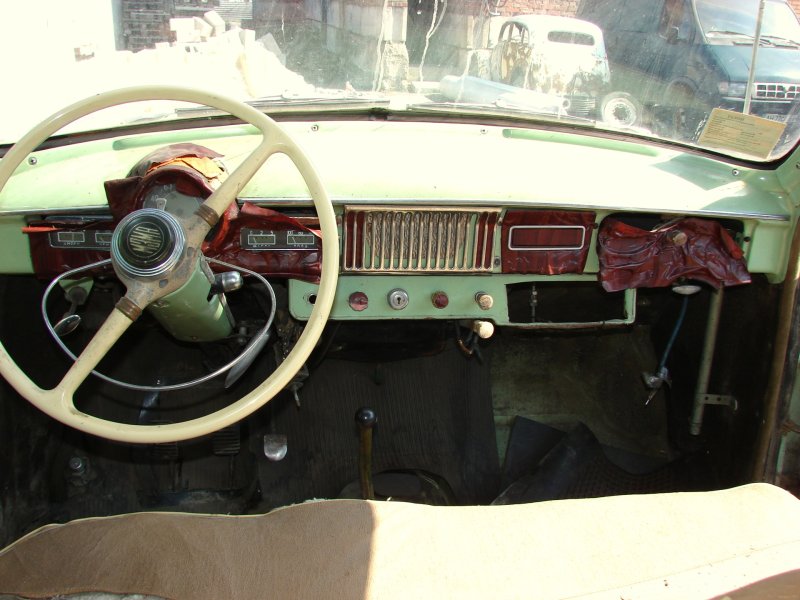Автомобиль Москвич 407 салон
