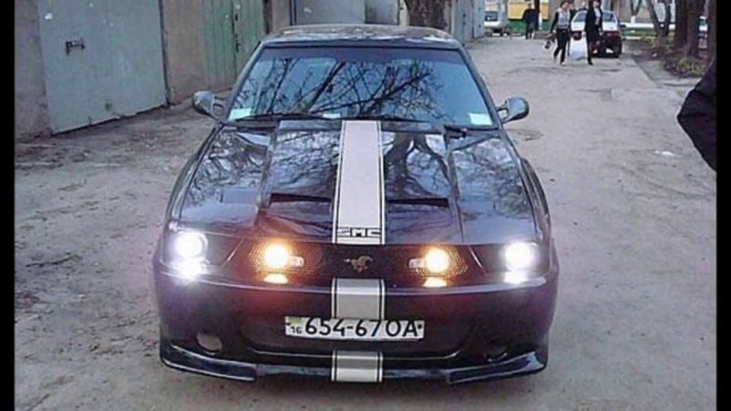 Москвич 2141 под Мустанг