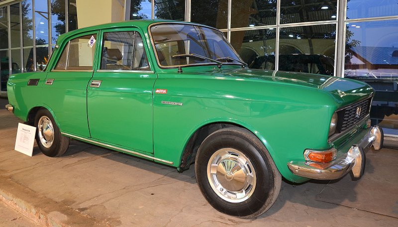 Машина АЗЛК 2140