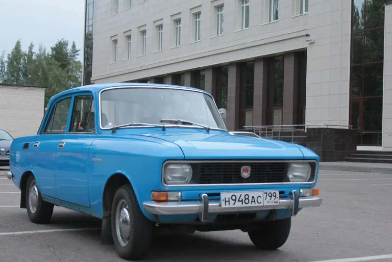 Москвич 2140 синий