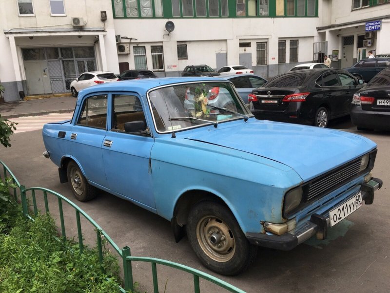 Москвич 2138 белый