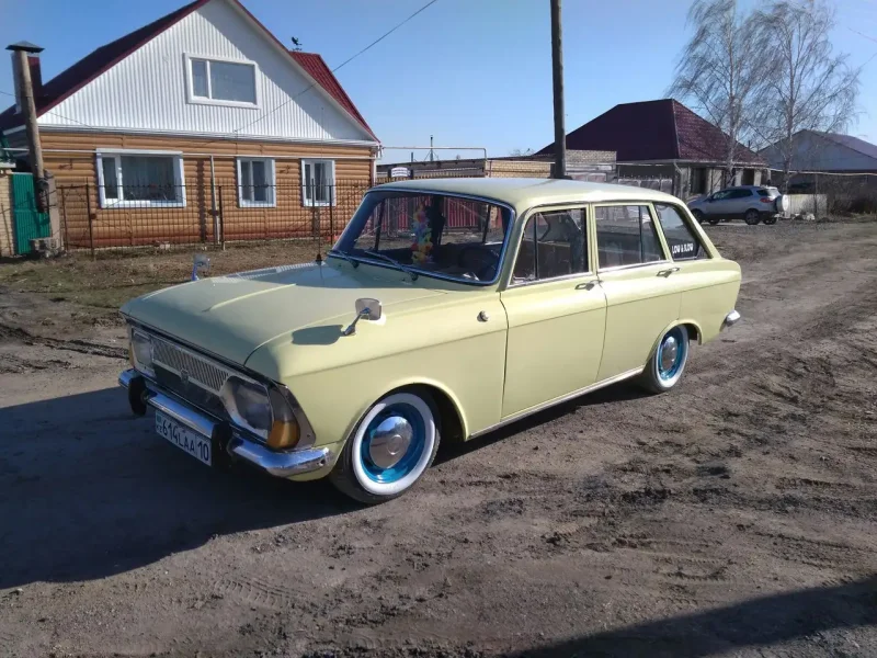 ИЖ Комби 2125 желтый
